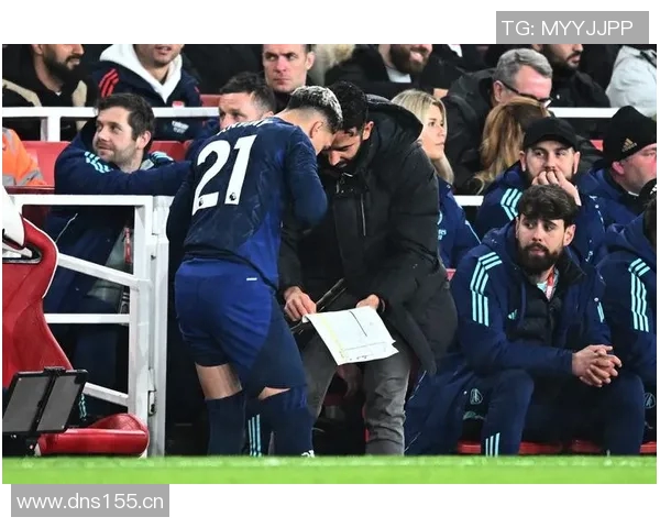 足球转会传闻：曼联欲引进中场大将？